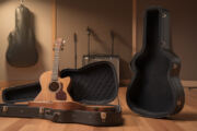 découvrez comment choisir la housse ou l'étui idéal pour protéger efficacement votre guitare contre les chocs, l'humidité et la poussière.